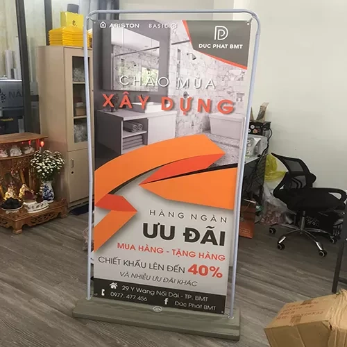 Standee đế nước